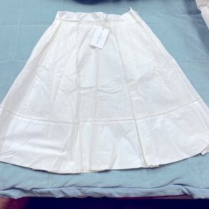 Salvatore Ferragamo NWT - size 42 - white 100% cotton Skirt!